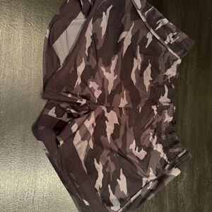 Athleta Mesh Rader Run Mid Rise 4” Short(black/grey camo)